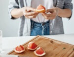 Какие летние фрукты могут вызвать проблемы с пищеварением: важно знать меру